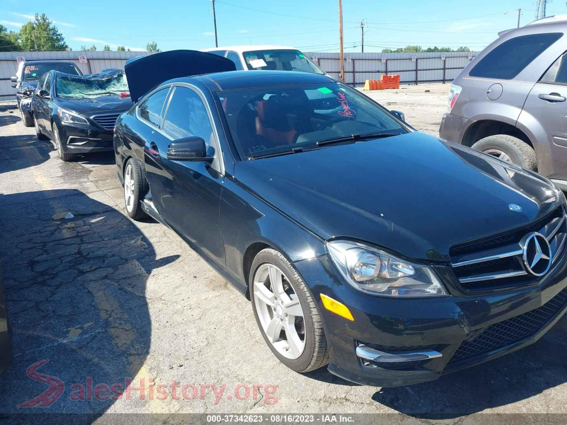 2014 MERCEDES-BENZ C-CLASS — VIN WDDGJ4HB3EG291333
