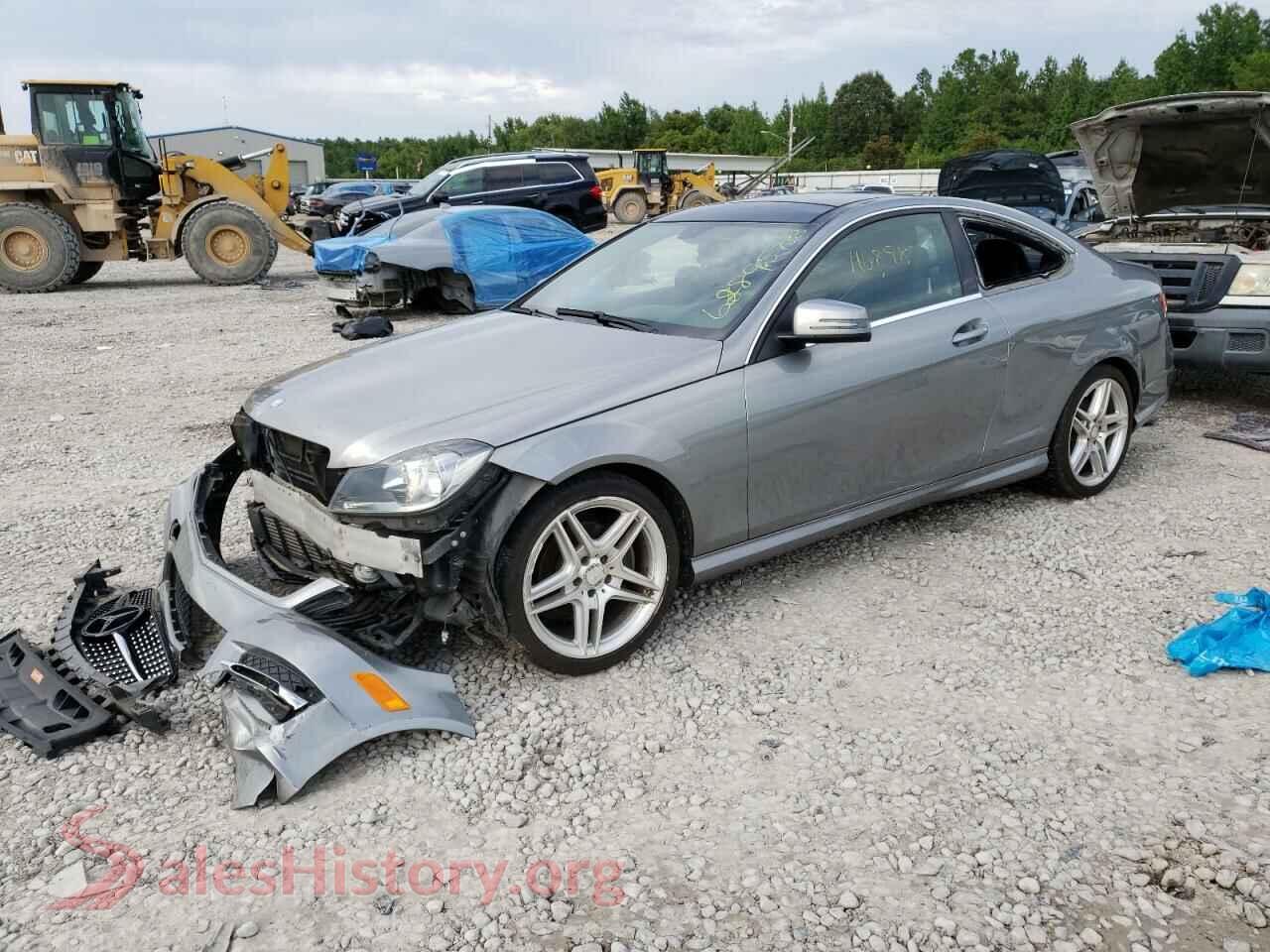 2015 MERCEDES-BENZ C-CLASS — VIN WDDGJ4HB3FG361205