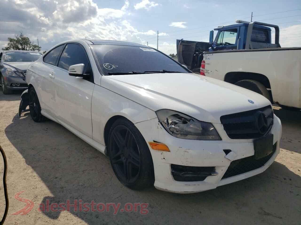 2013 MERCEDES-BENZ C-CLASS — VIN WDDGJ4HB4DF947933