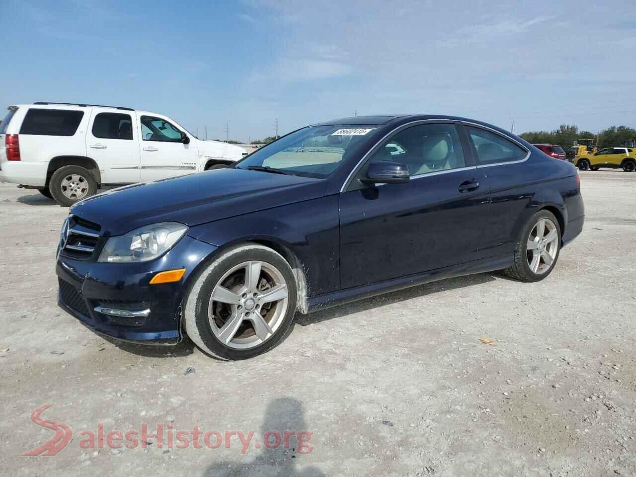 2014 MERCEDES-BENZ C-CLASS — VIN WDDGJ4HB5EG273173