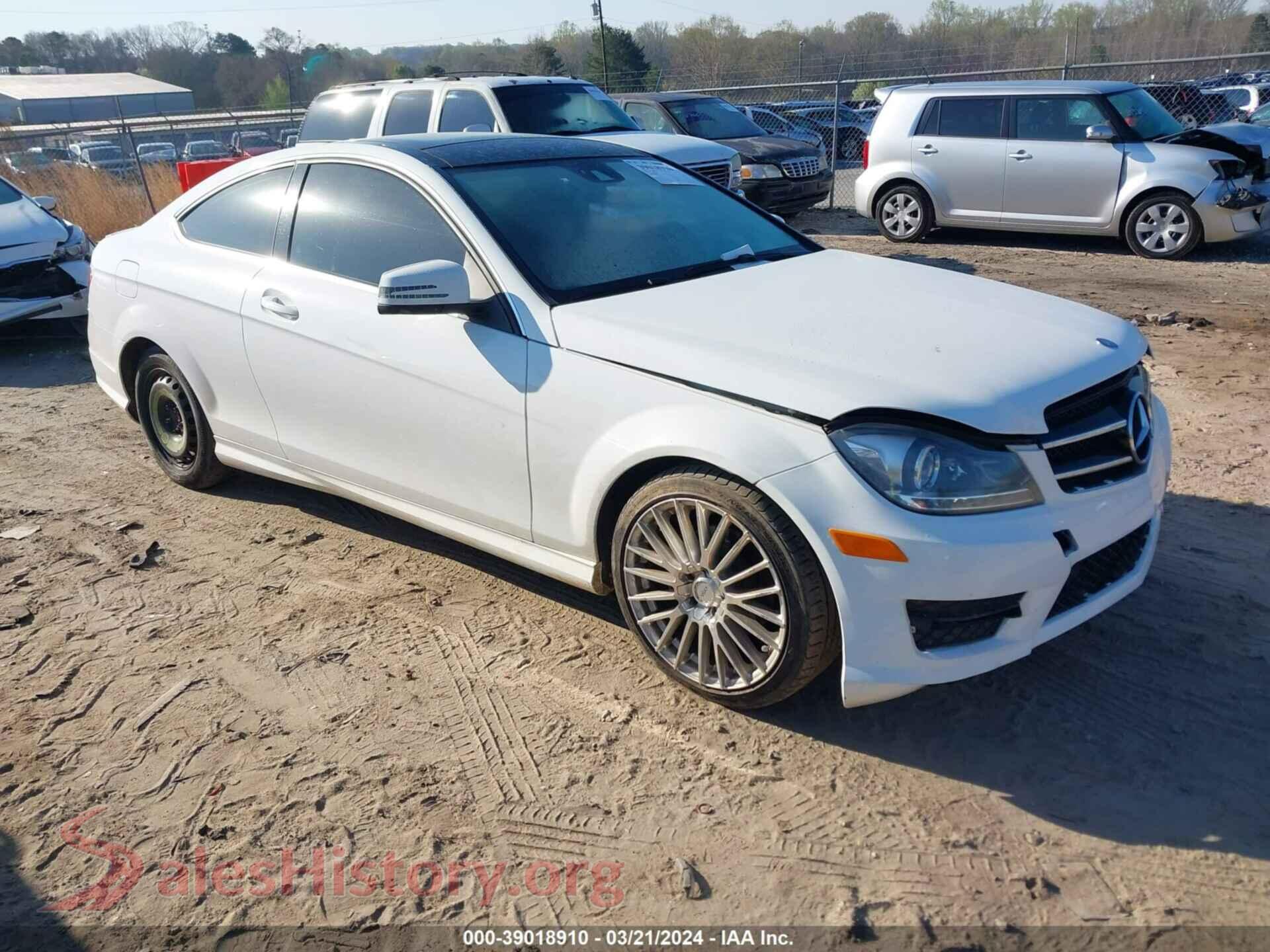 2015 MERCEDES-BENZ C — VIN WDDGJ4HB6FG392707