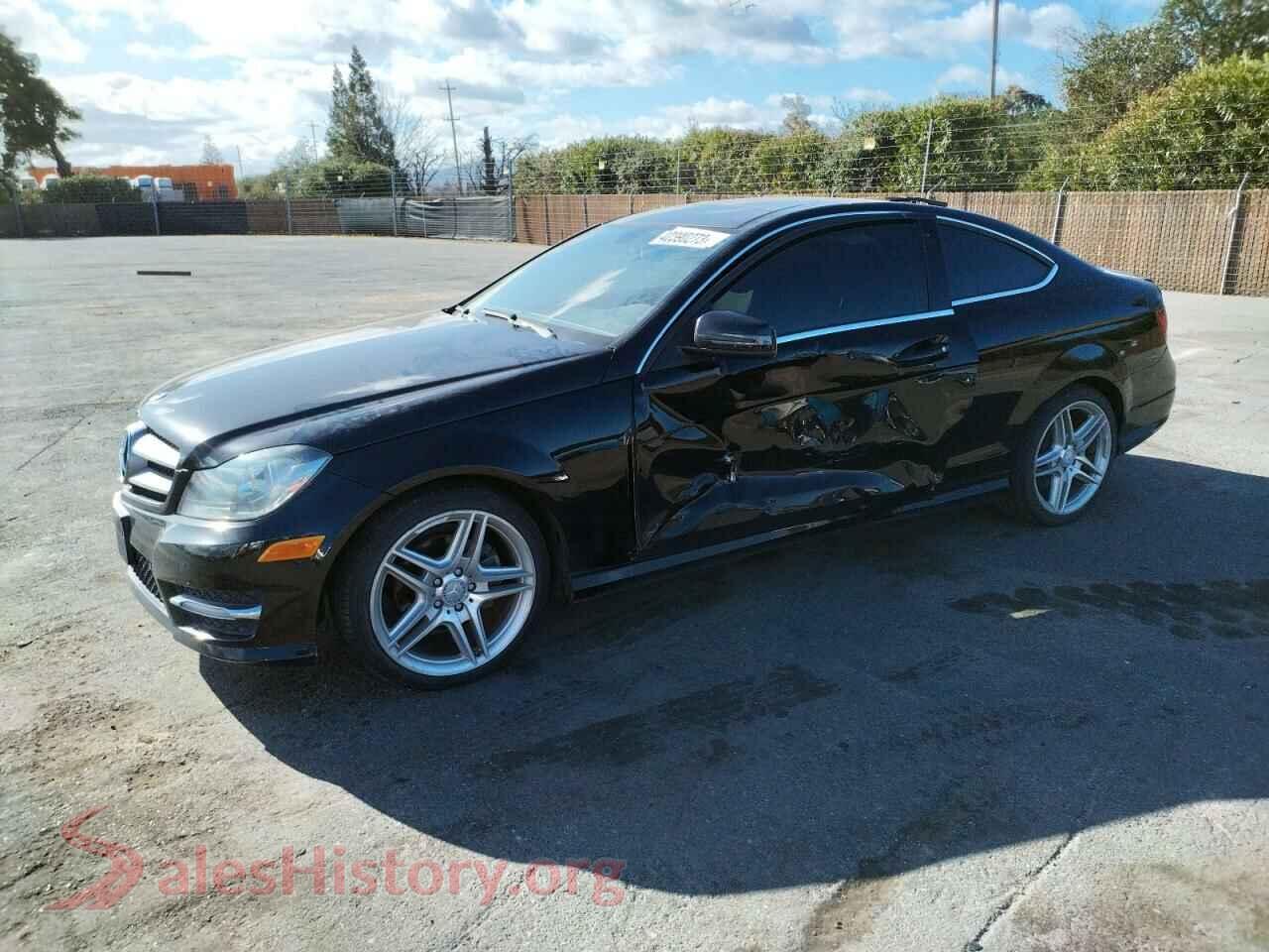 2013 MERCEDES-BENZ C-CLASS — VIN WDDGJ4HB7DF976181