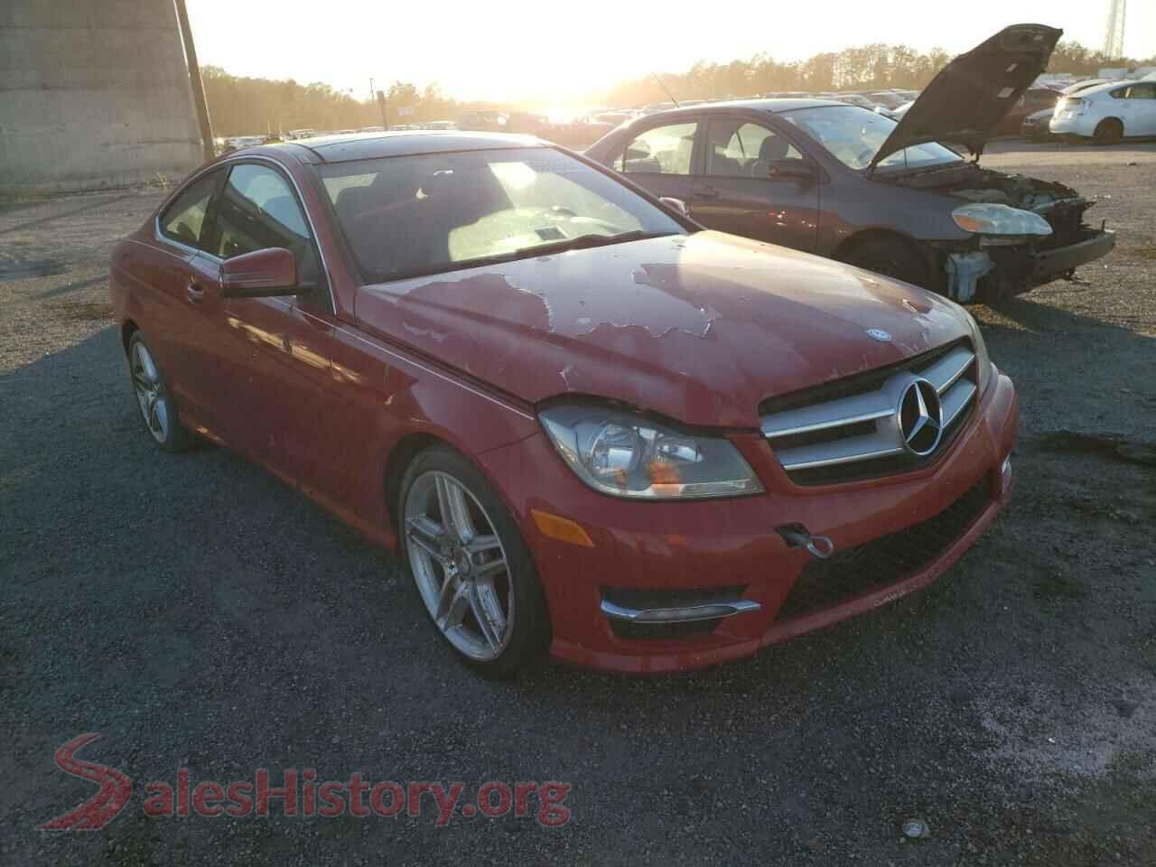 2013 MERCEDES-BENZ C-CLASS — VIN WDDGJ4HB8DF942976