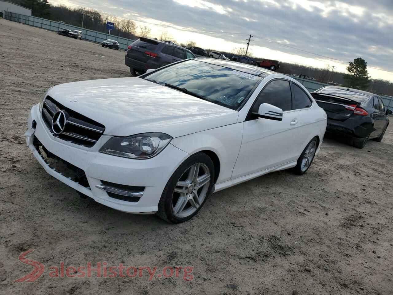 2013 MERCEDES-BENZ C-CLASS — VIN WDDGJ4HB8DF969613