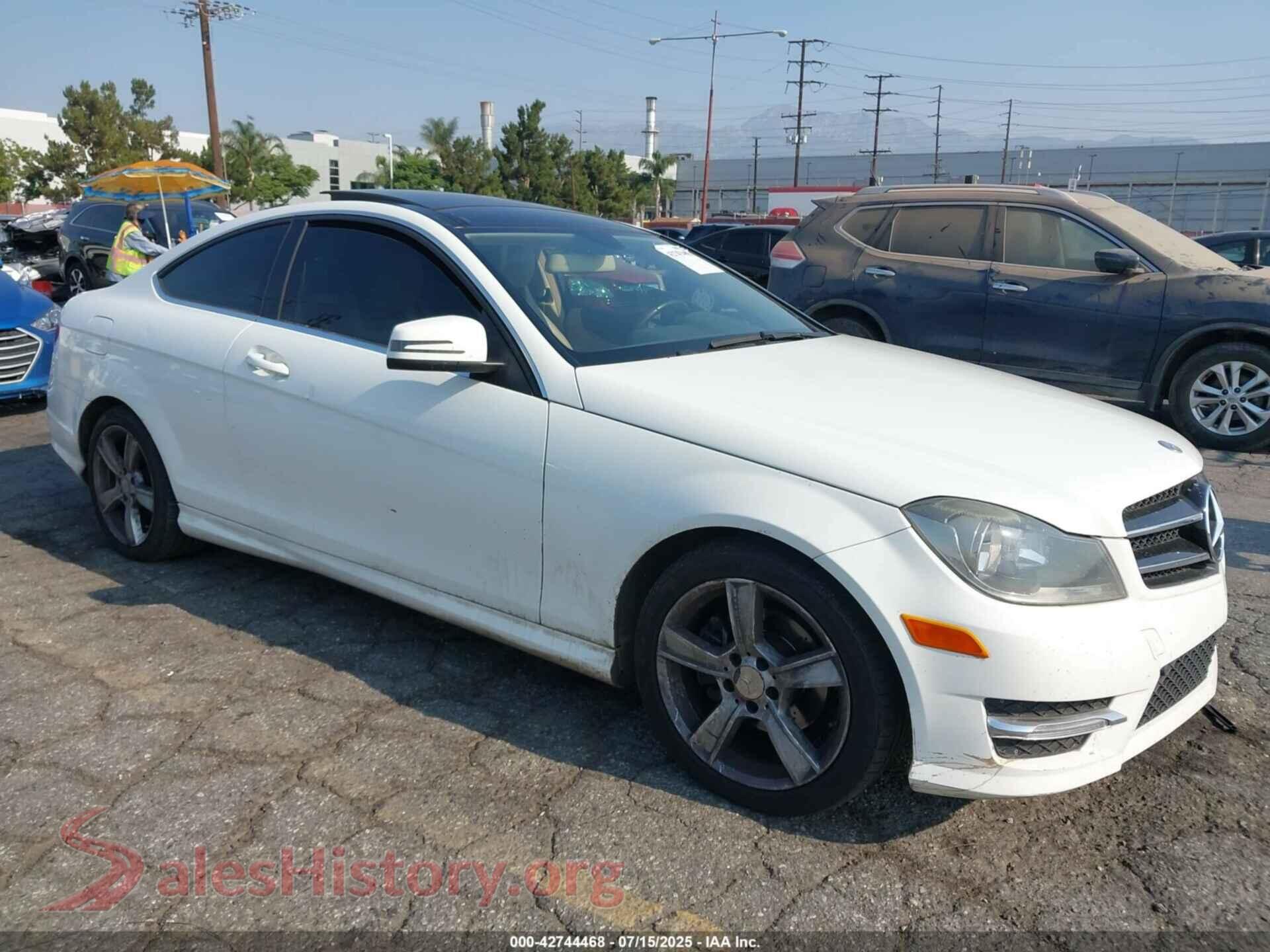 2014 MERCEDES-BENZ C 250 — VIN WDDGJ4HB8EG288931