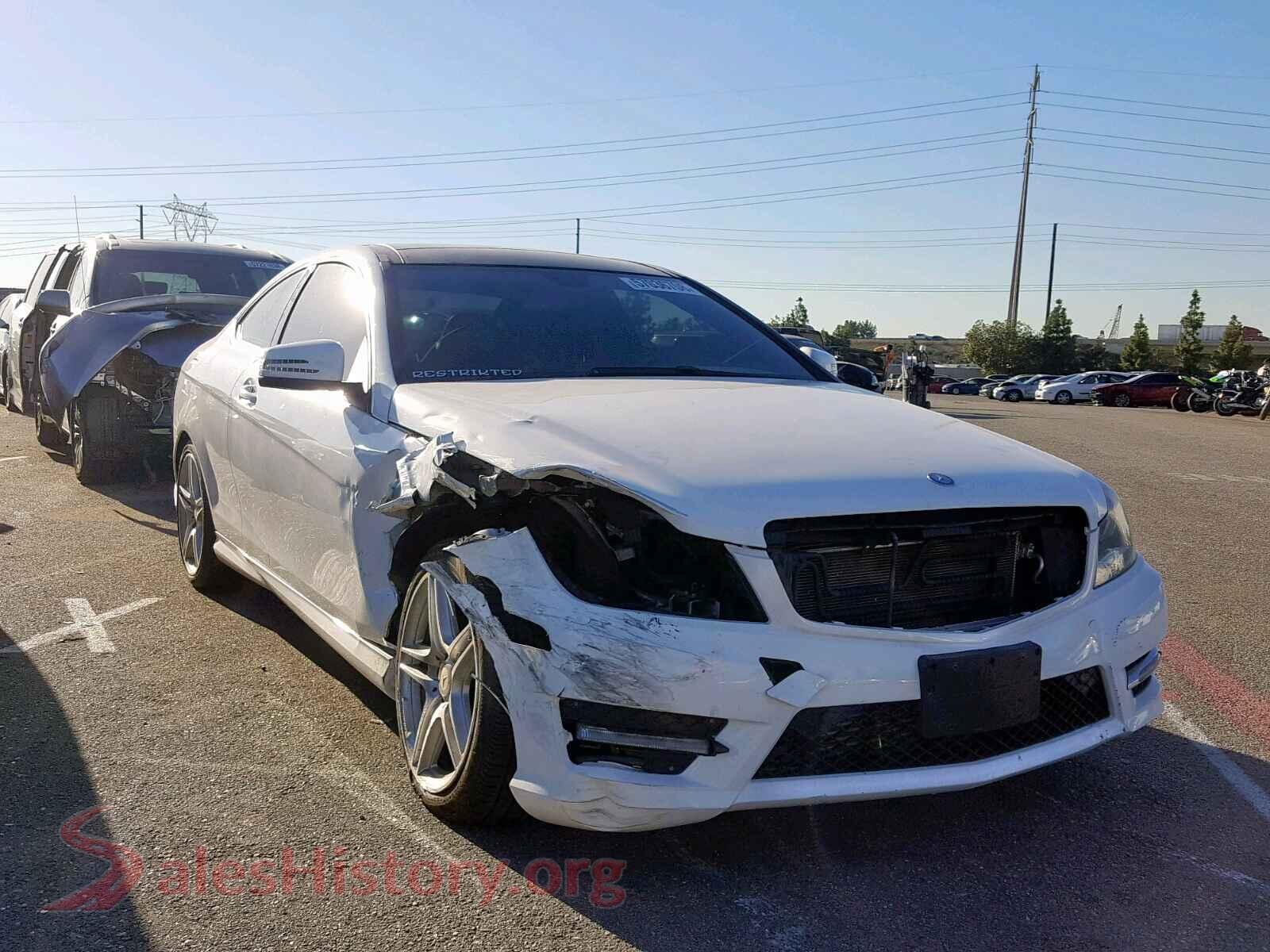 2014 MERCEDES-BENZ C 250 — VIN WDDGJ4HB9EG211601