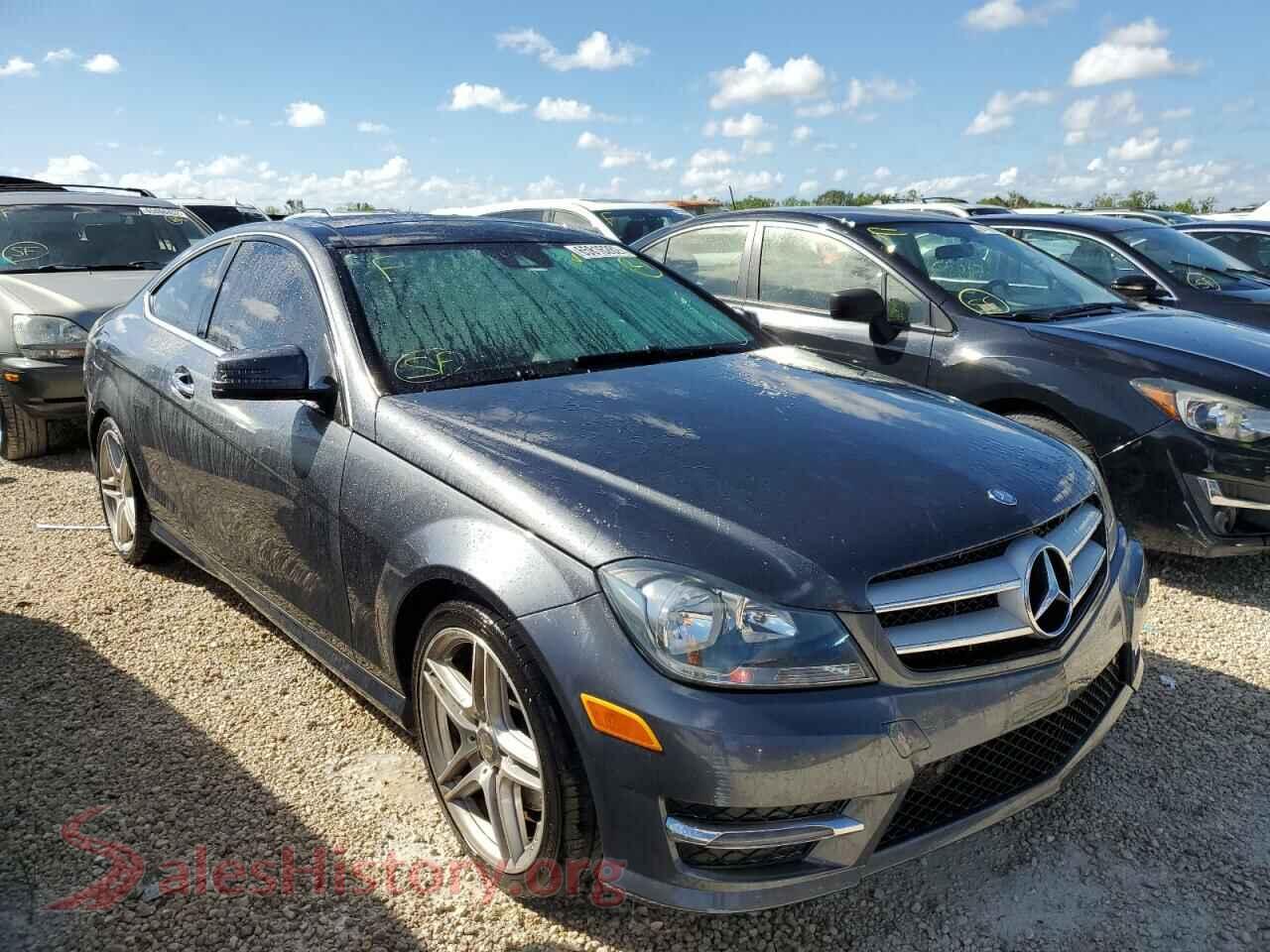 2013 MERCEDES-BENZ C-CLASS — VIN WDDGJ5HB4DG052359