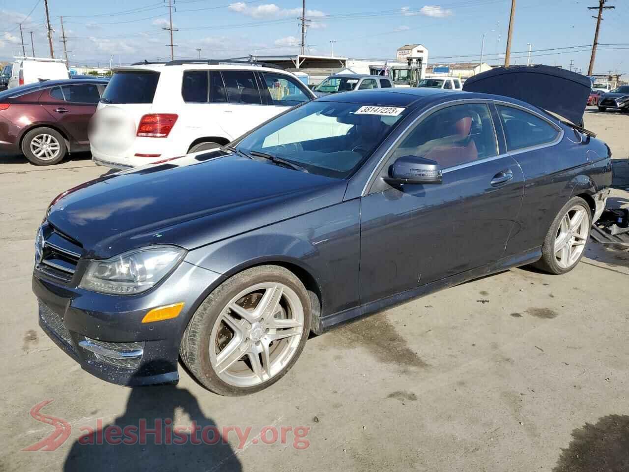 2014 MERCEDES-BENZ C-CLASS — VIN WDDGJ5HB4EG263885