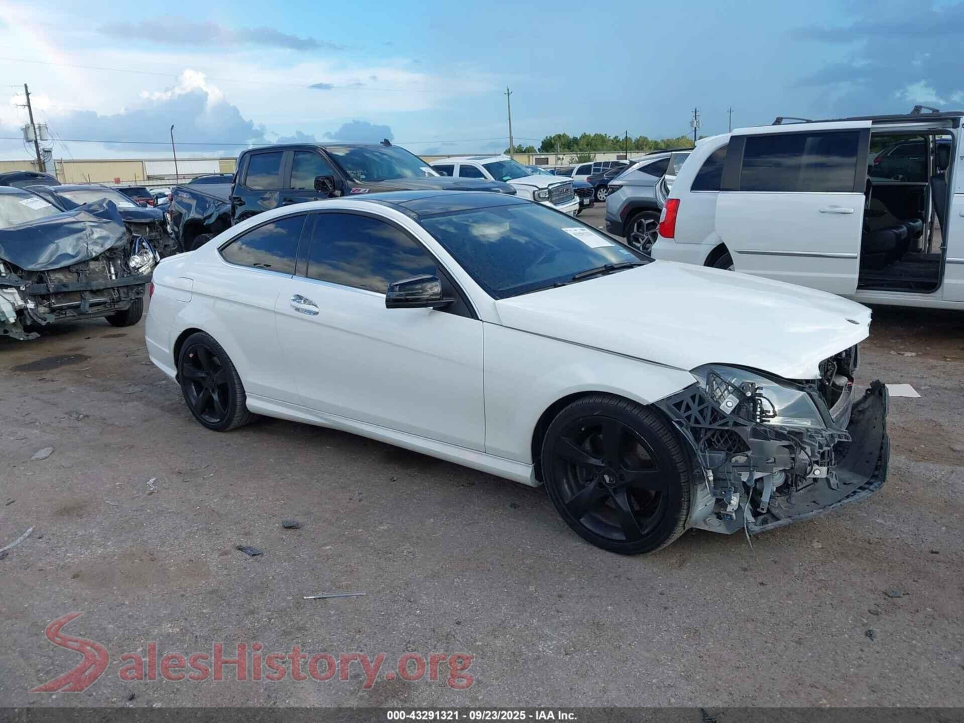 2015 MERCEDES-BENZ C 350 — VIN WDDGJ5HB5FG368114
