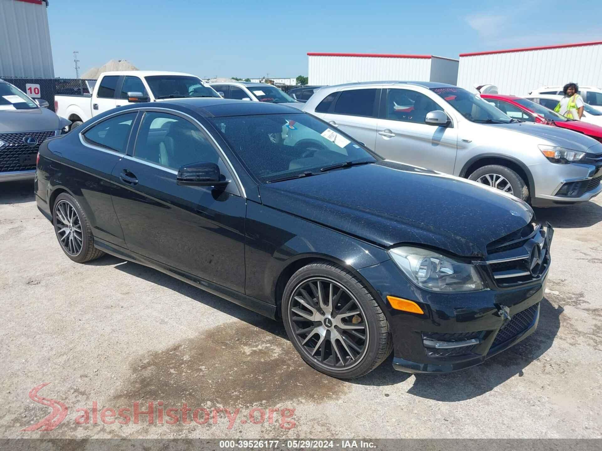 2015 MERCEDES-BENZ C 350 — VIN WDDGJ5HB5FG437089