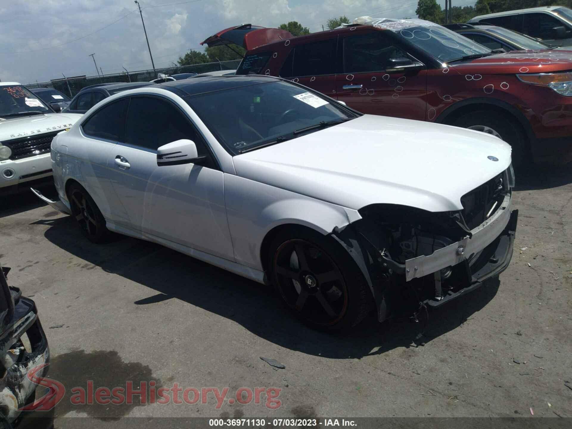 2013 MERCEDES-BENZ C-CLASS — VIN WDDGJ8JB9DG040638