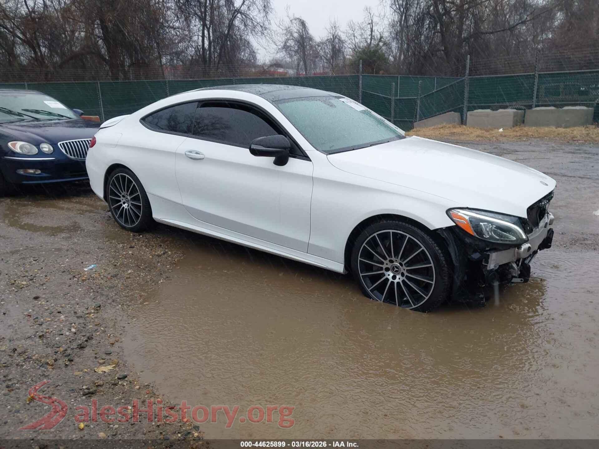 2018 MERCEDES-BENZ C 300 — VIN WDDWJ4JBXJF745132