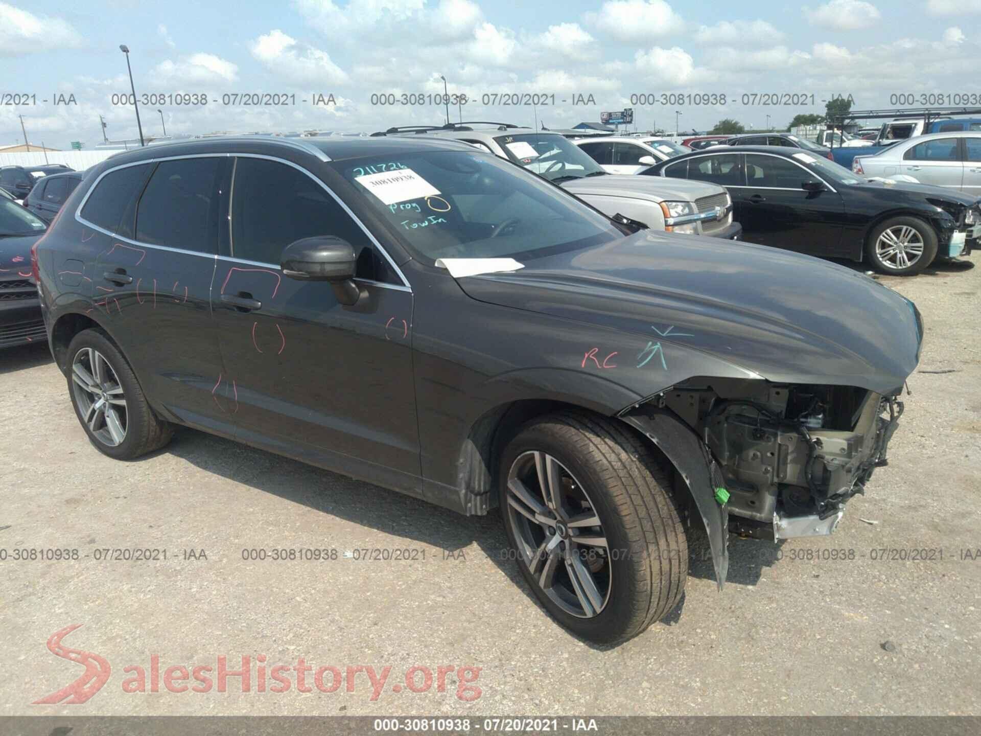2020 VOLVO XC60 — VIN YV4102DK9L1574975