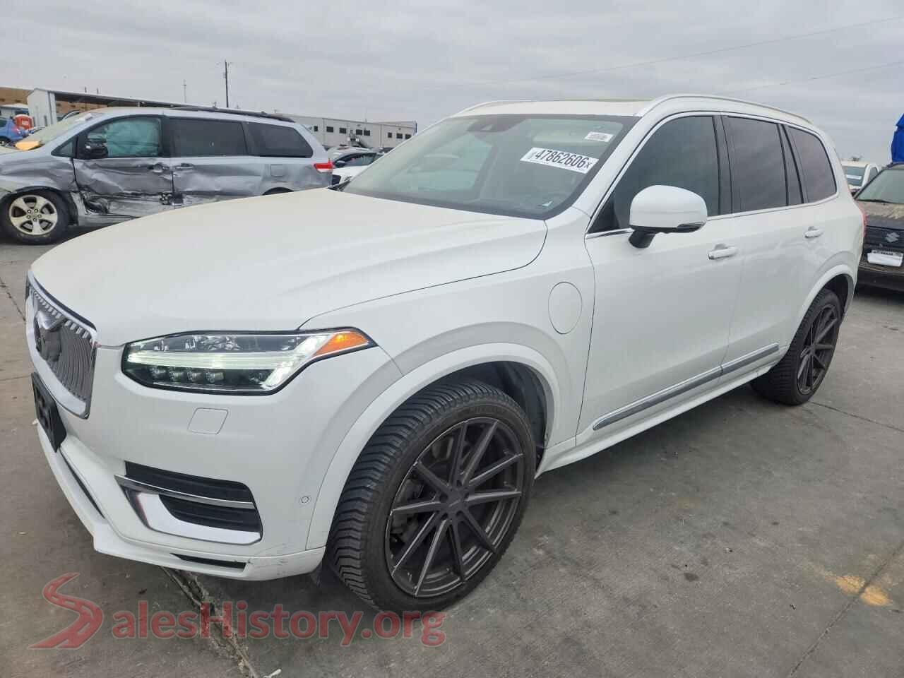 2021 VOLVO XC90 — VIN YV4BR00L1M1676334