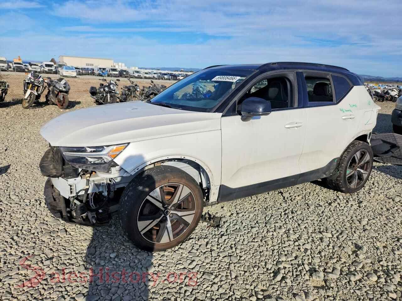 2021 VOLVO XC40 — VIN YV4ED3UR2M2573817