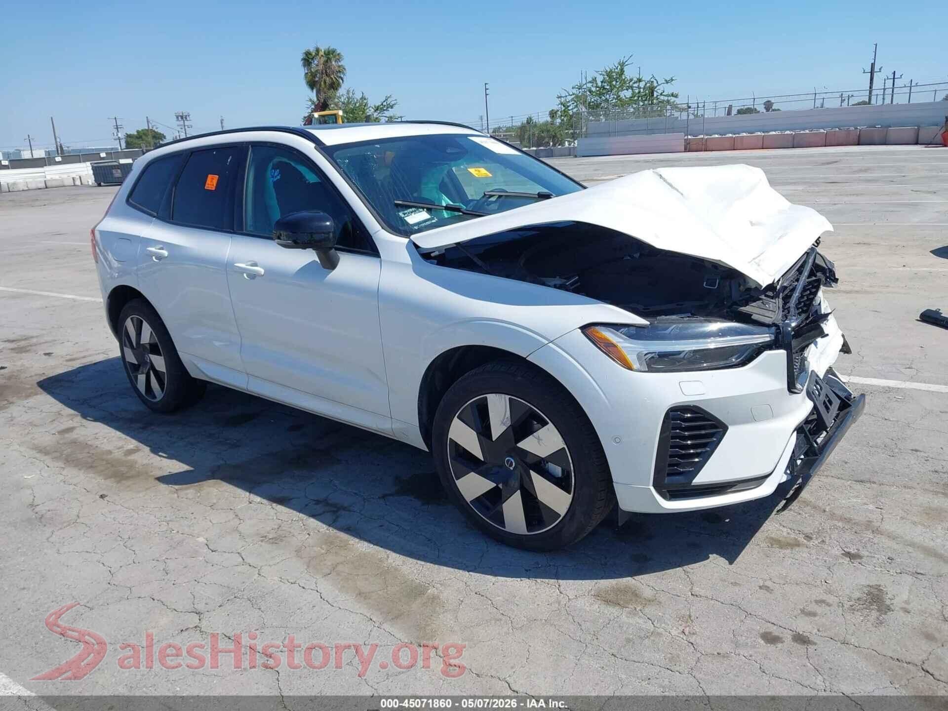 2024 VOLVO XC60 RECHARGE PLUG-IN HYBRID — VIN YV4H60DL0R1908880