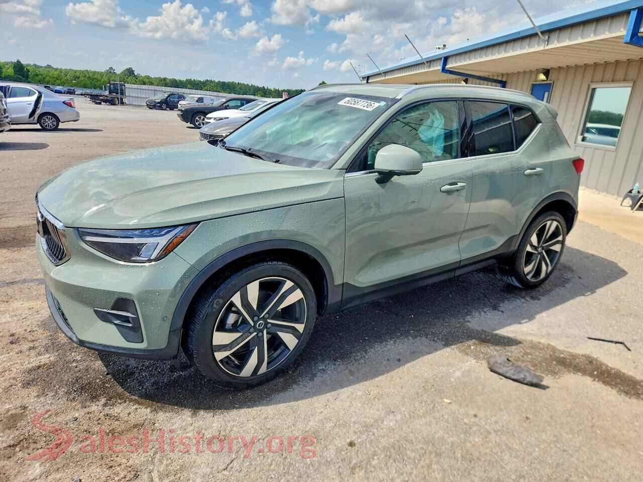 2023 VOLVO XC40 — VIN YV4L12UA4P2932576