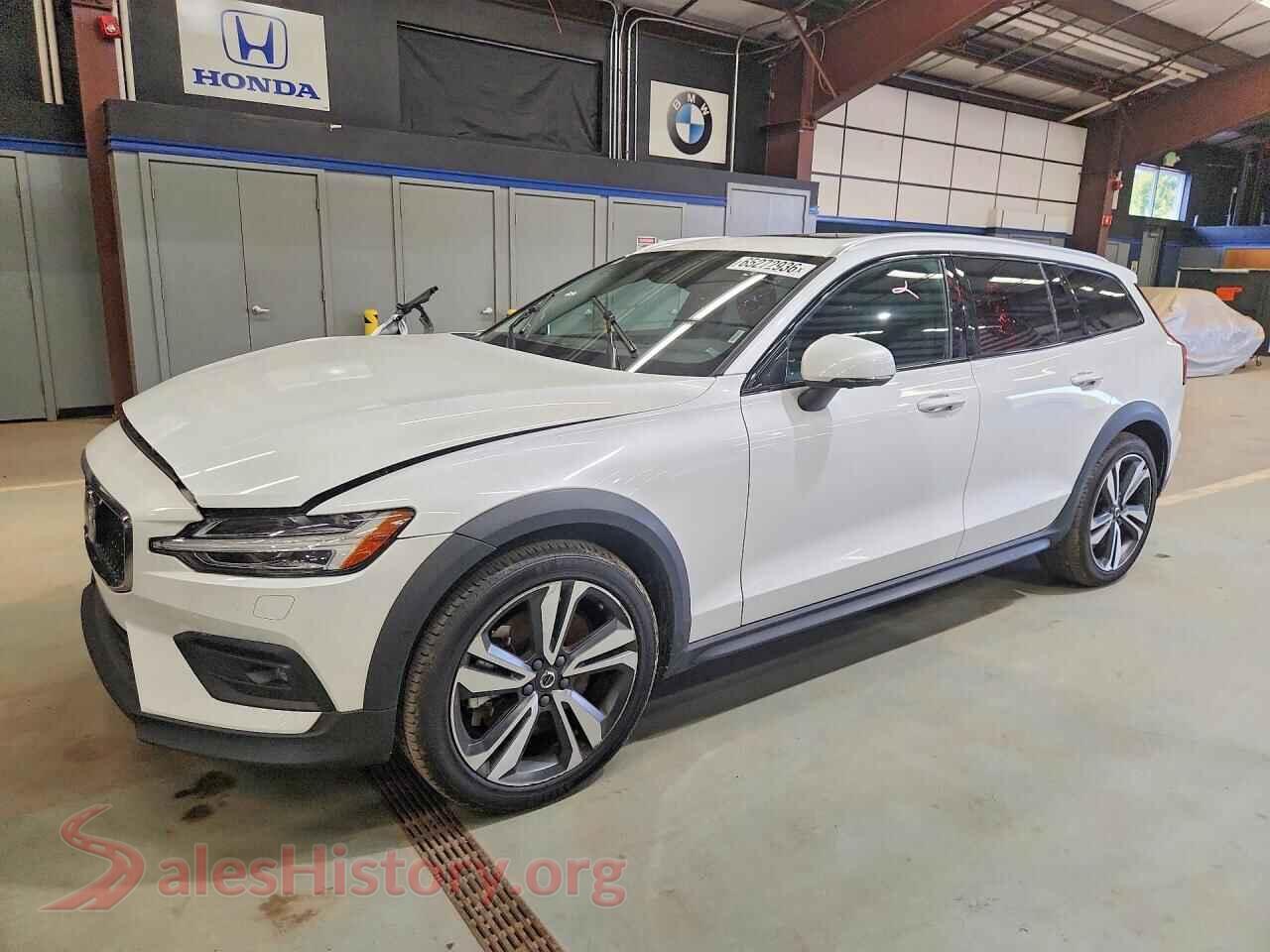 2025 VOLVO V60 — VIN YV4L12WKXS2146229