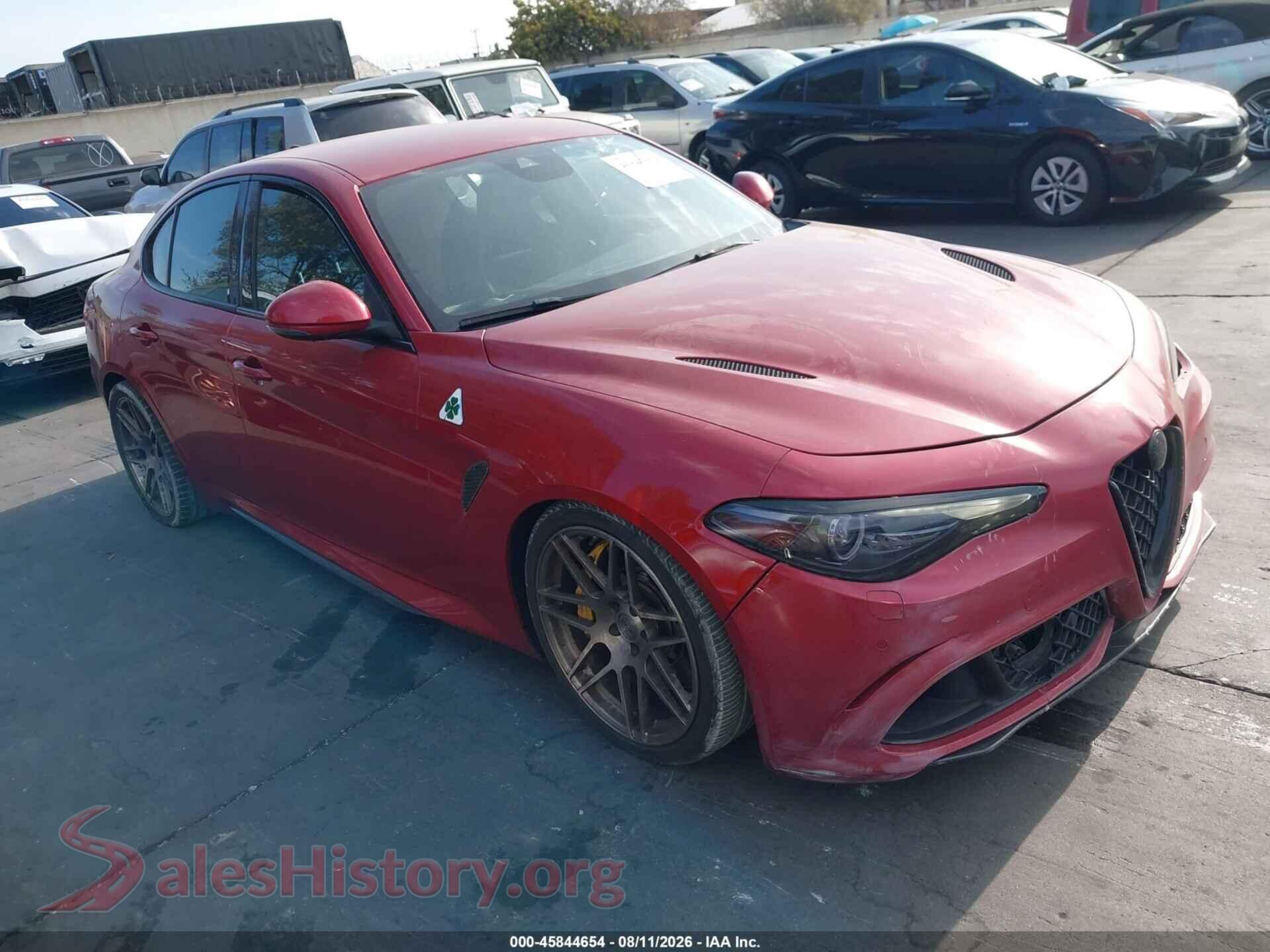 2017 ALFA ROMEO GIULIA QUADRIFOGLIO — VIN ZARFAEAV0H7553013