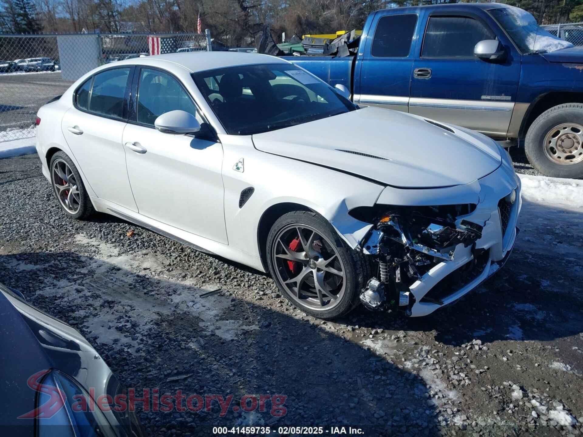 2018 ALFA ROMEO GIULIA — VIN ZARFAEAV8J7568865