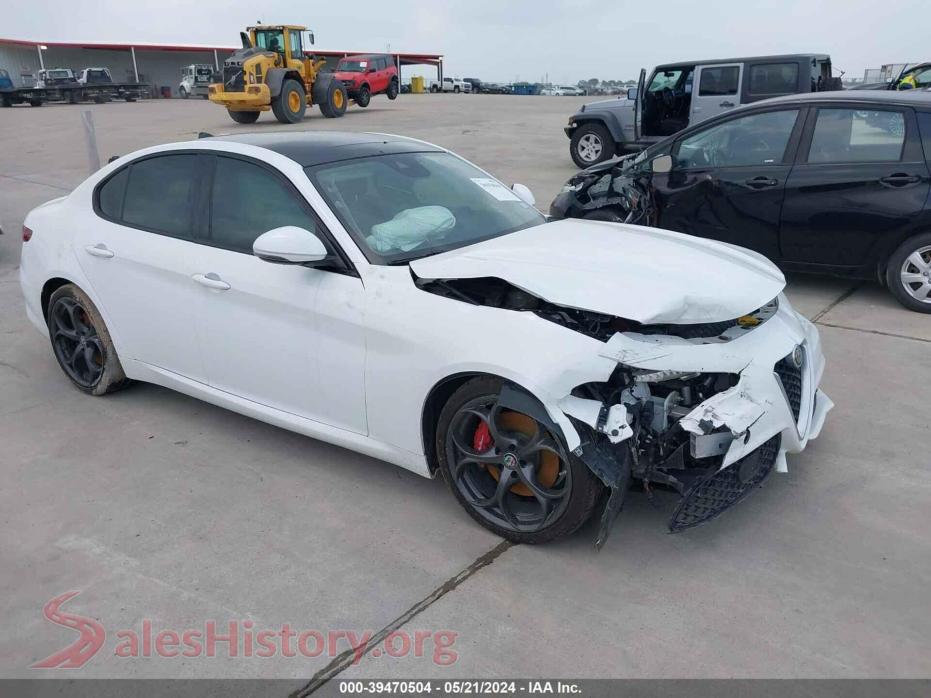 2018 ALFA ROMEO GIULIA — VIN ZARFAECN5J7572773