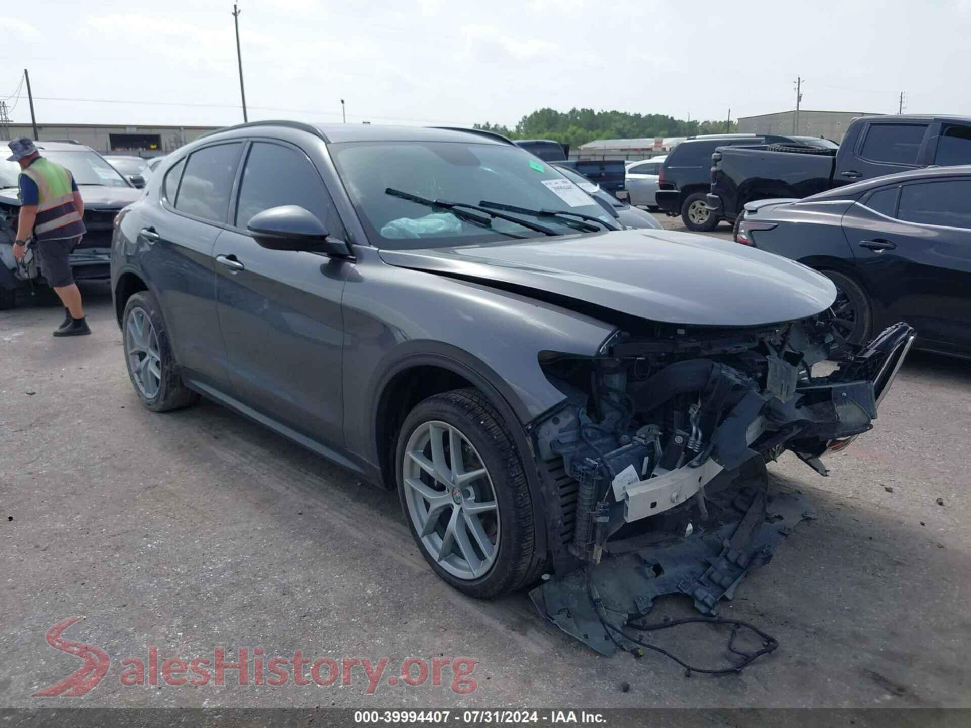 2018 ALFA ROMEO STELVIO — VIN ZASFAKNN1J7B68060